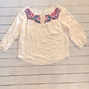 Forever
21 floral embroidered top-medium
